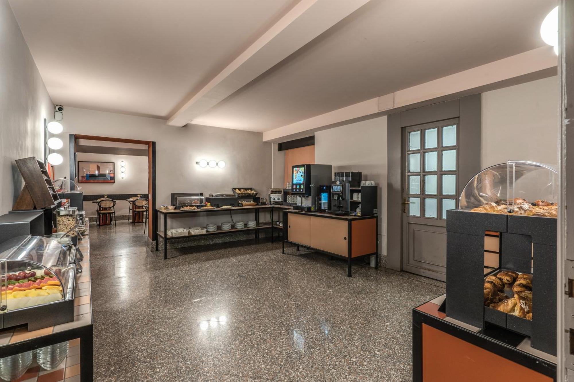 Madison Hotel Roma Esterno foto