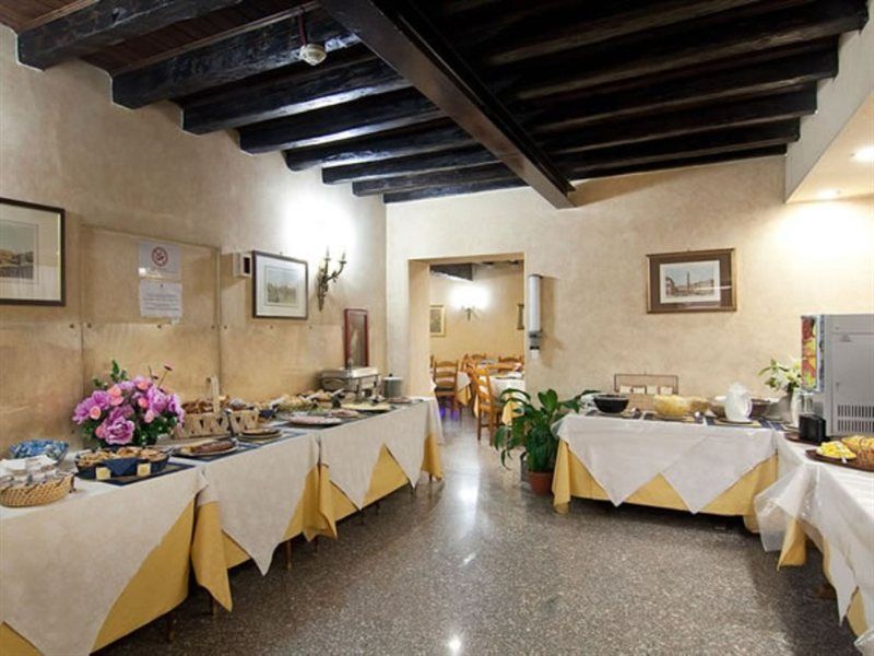 Madison Hotel Roma Esterno foto