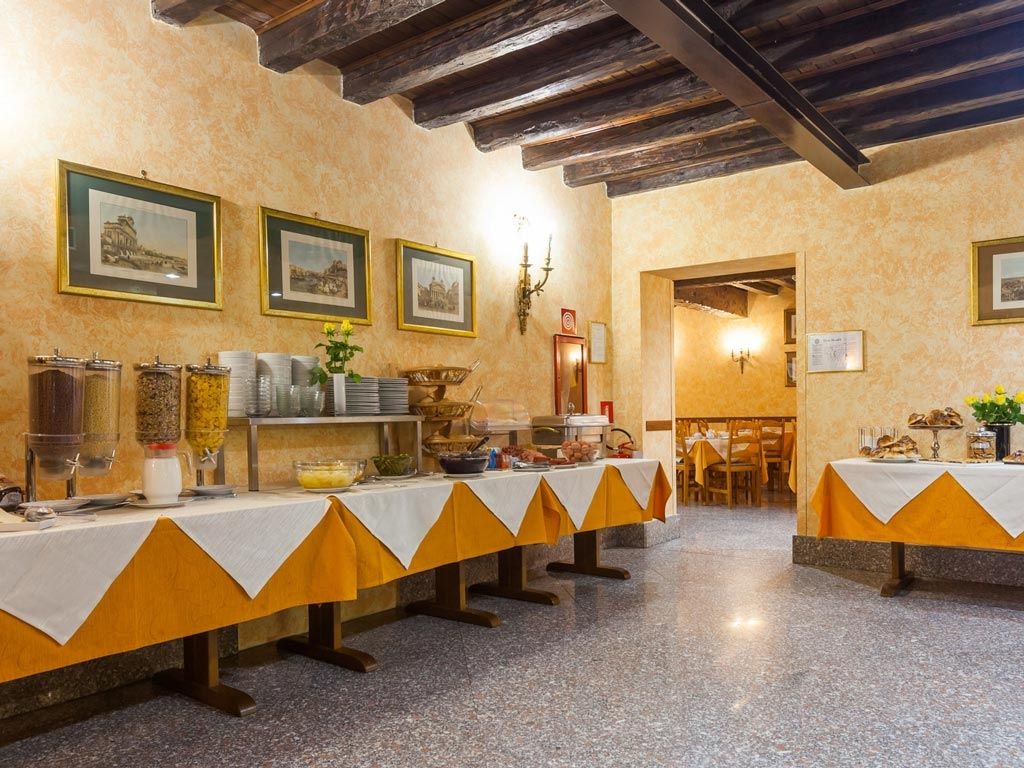 Madison Hotel Roma Esterno foto